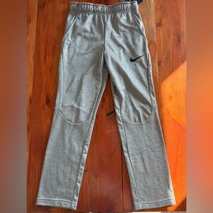 🦊 Nike Gray Dri-FIT Joggers with Black Accents 🦊